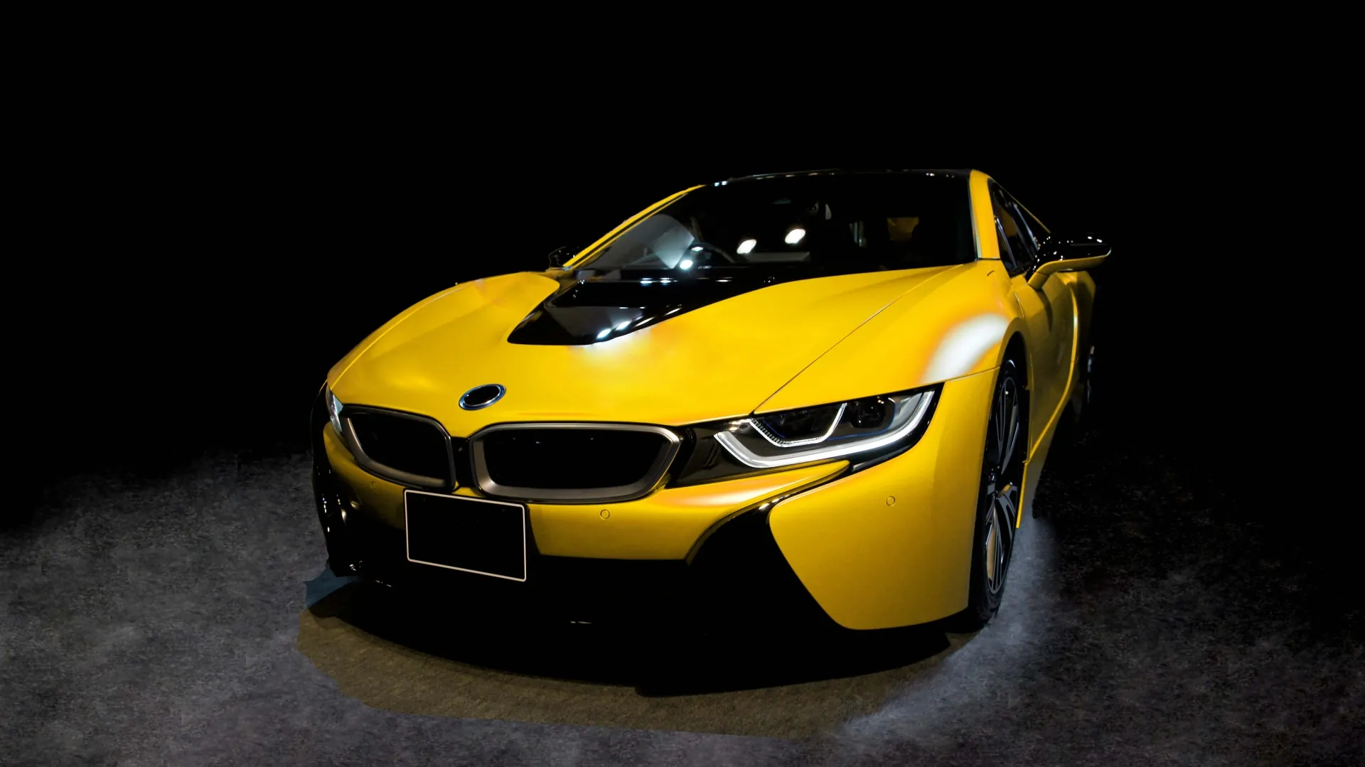 高級電気自動車(黄)