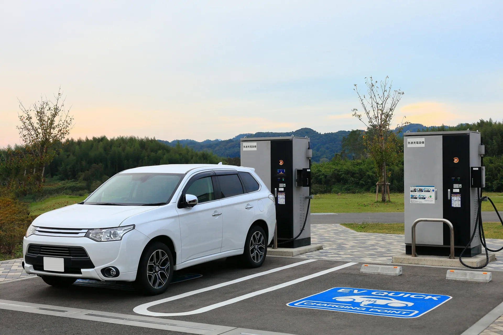 電気自動車の充電02